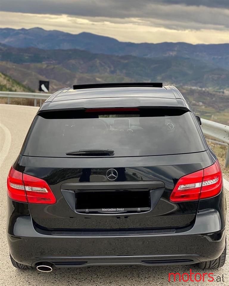 2012' Mercedes-Benz B 200 photo #4