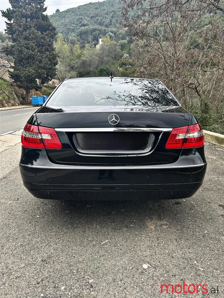 2009' Mercedes-Benz 220 photo #3