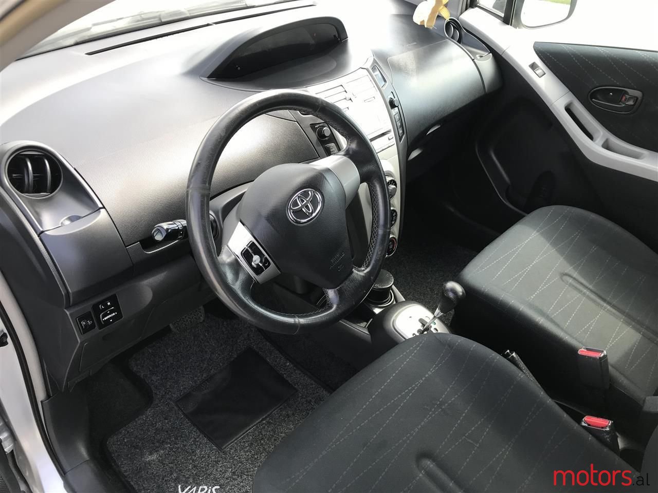 2007' Toyota Yaris photo #3