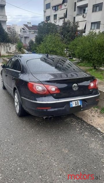 2011' Volkswagen Passat photo #4