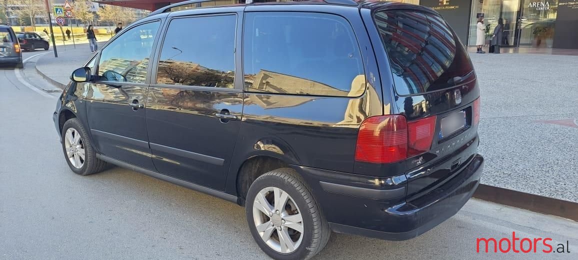 2010' SEAT Alhambra photo #4