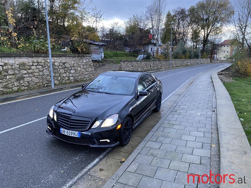 2010' Mercedes-Benz E 350 photo #2