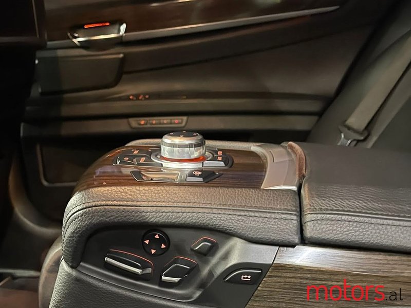 2009' BMW 750 Super mjet photo #4