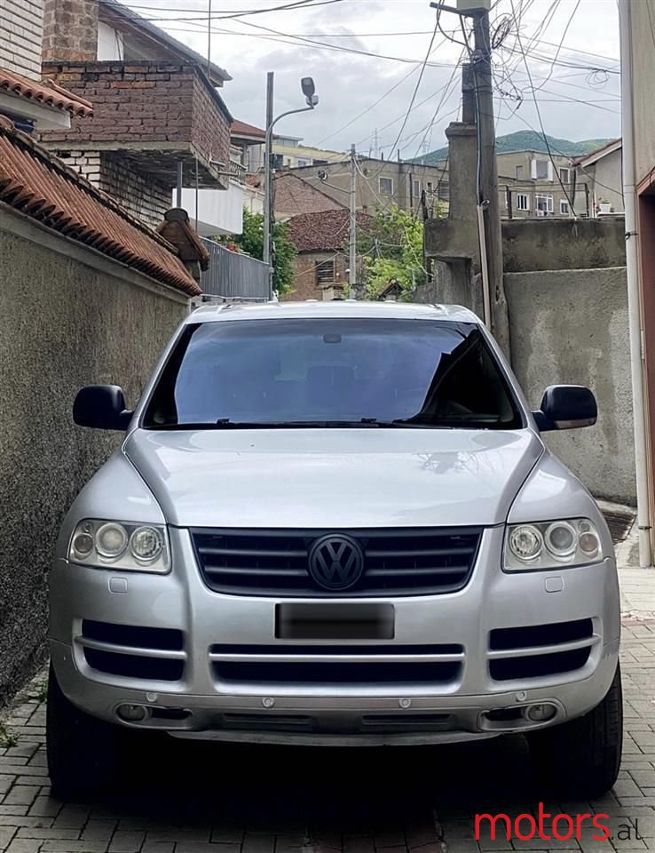 2004' Volkswagen Touareg photo #1