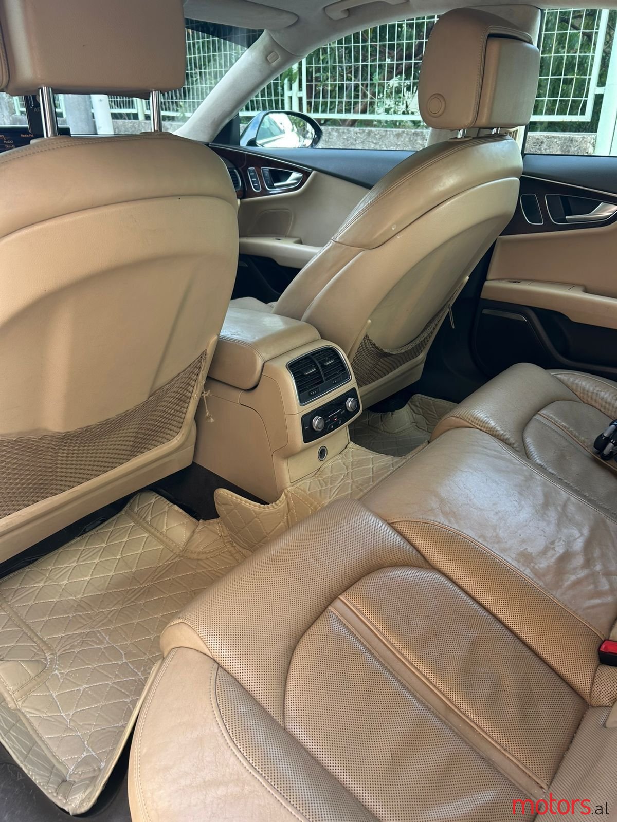 2011' Audi A7 photo #2