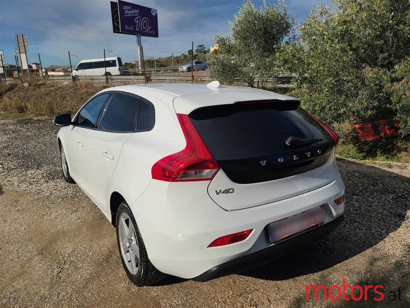 2015' Volvo V40 photo #6