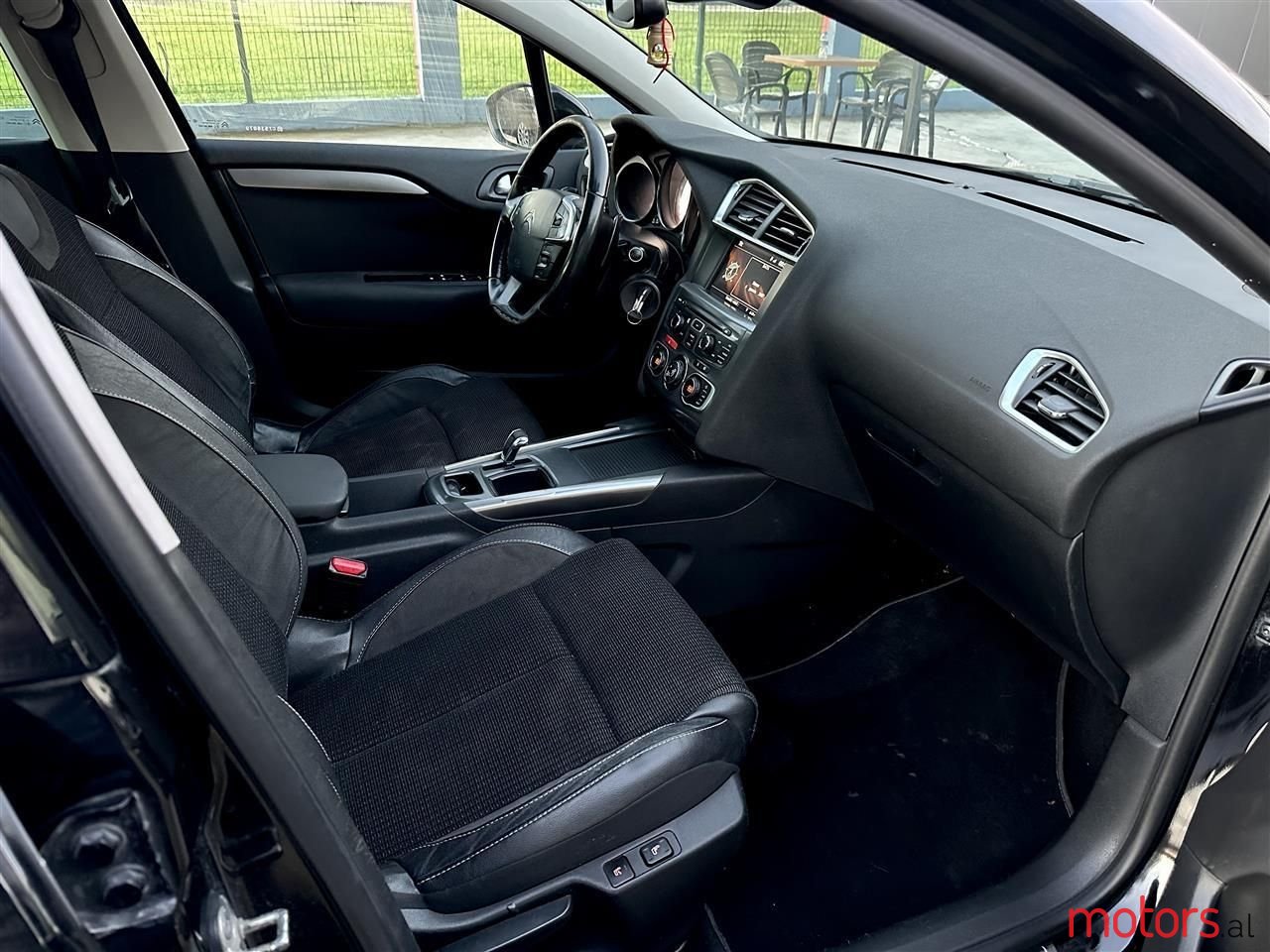 2012' Citroen C4 photo #2