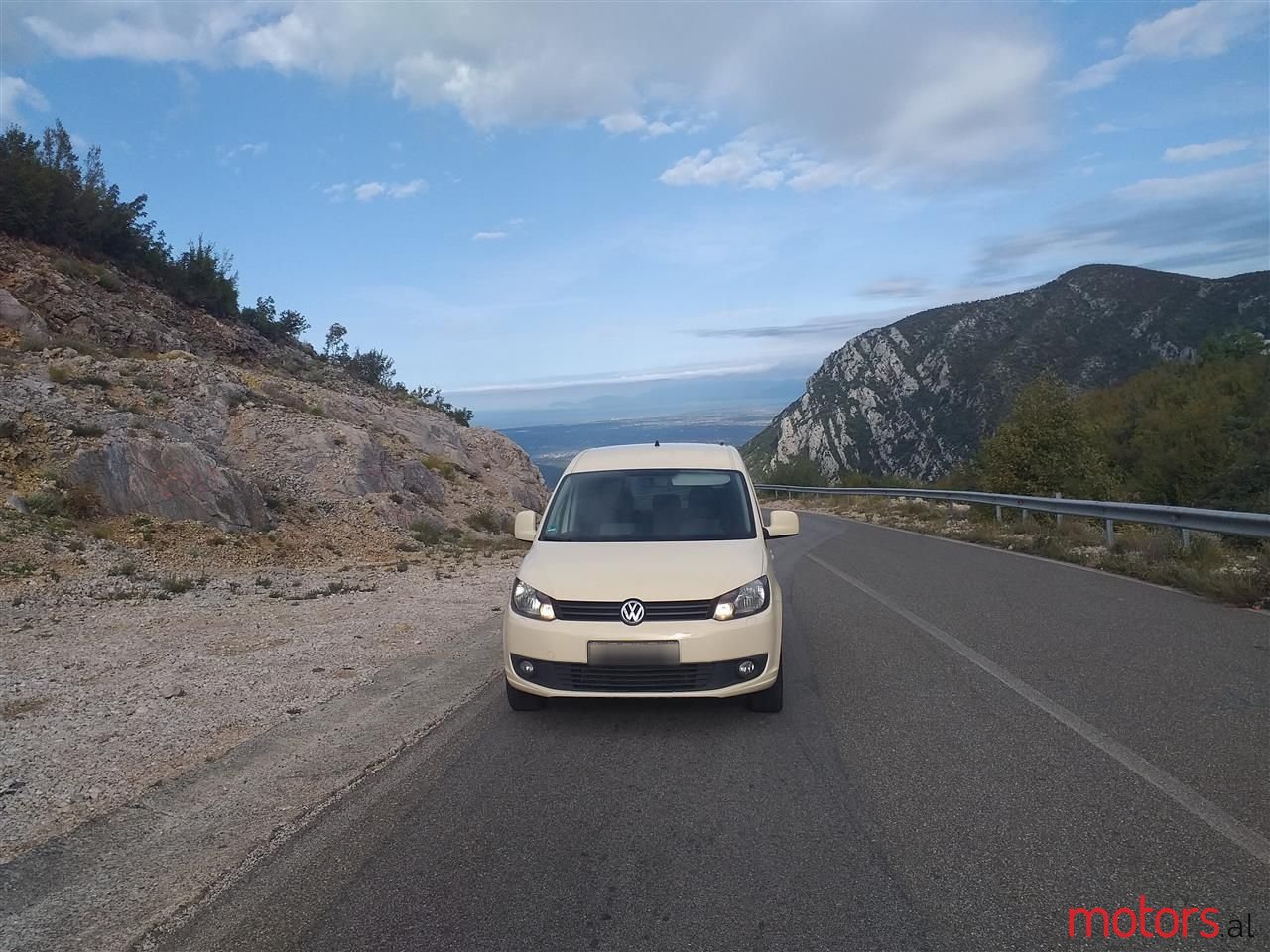 2015' Volkswagen Caddy photo #3