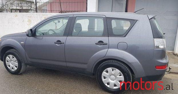 2007' Mitsubishi Outlander photo #1