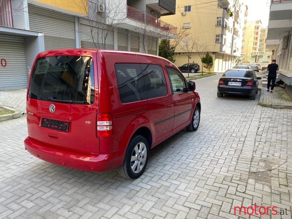 2011' Volkswagen Caddy photo #6