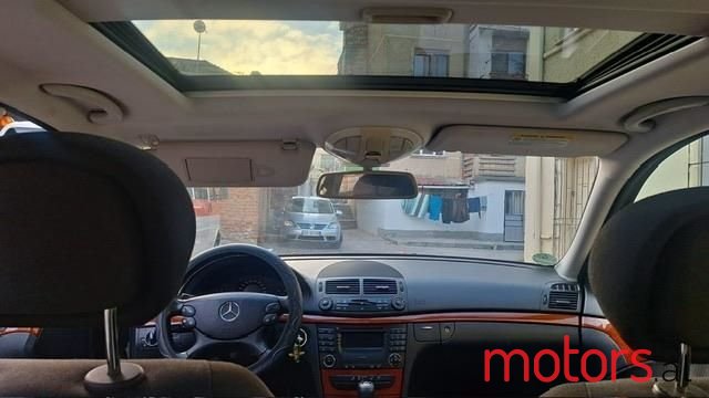 2006' Mercedes-Benz E 220 photo #6