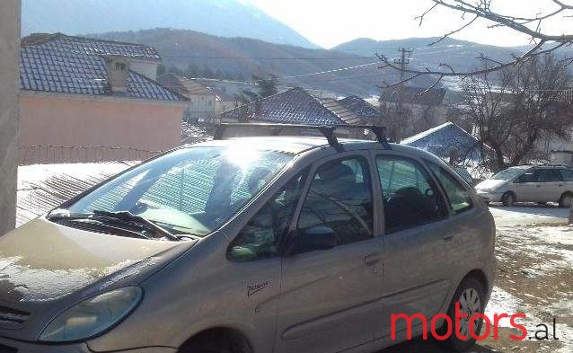 2004' Citroen Xsara Picasso photo #1