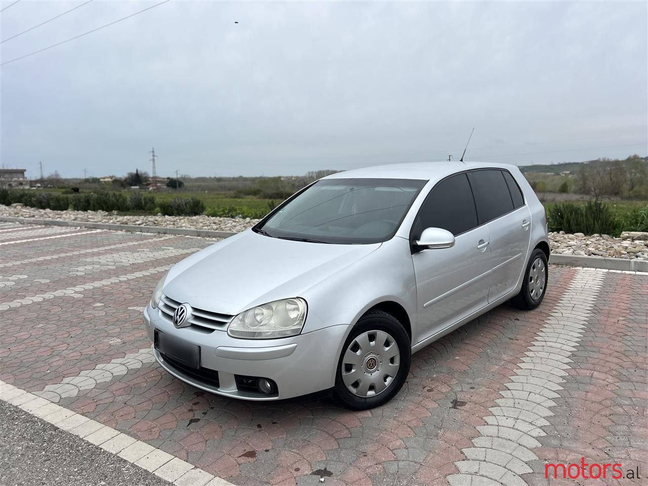 2008' Volkswagen Golf photo #3