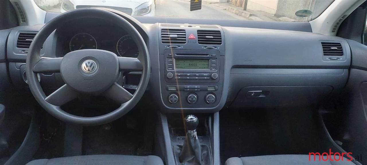 2005' Volkswagen Golf photo #4