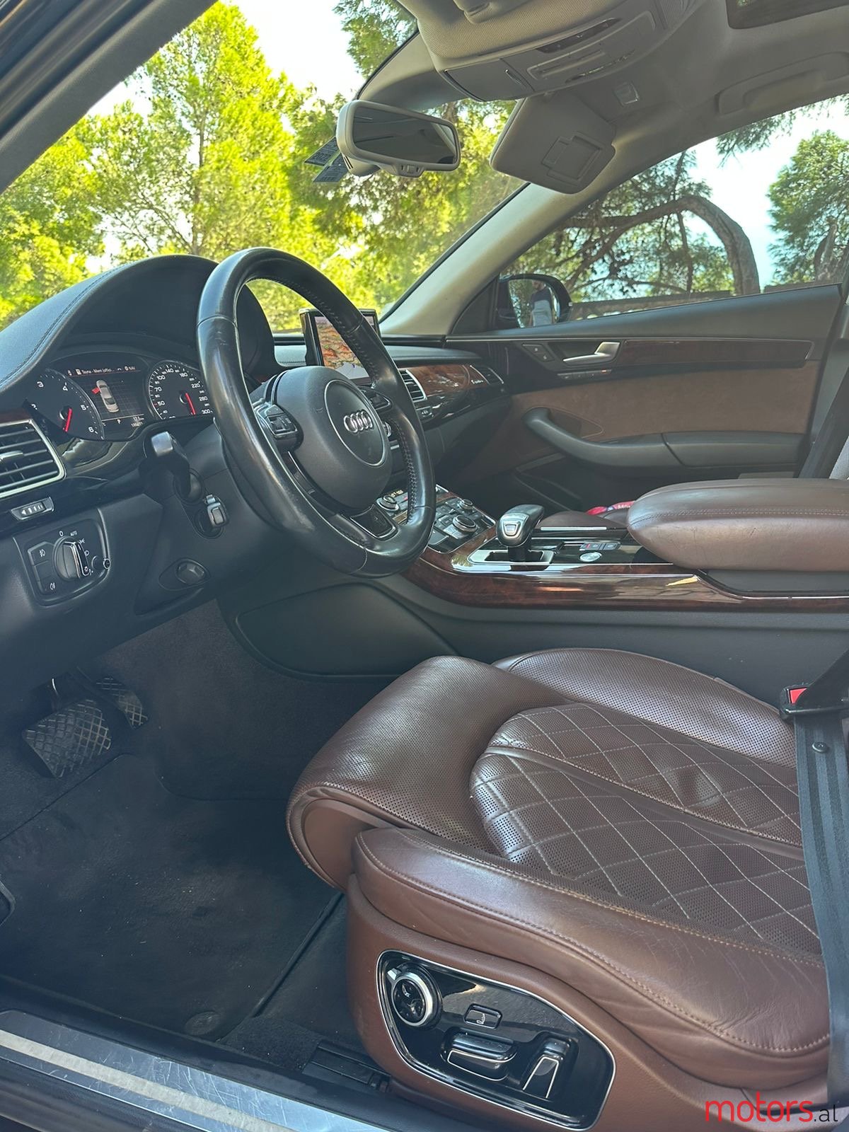 2012' Audi A8 photo #6