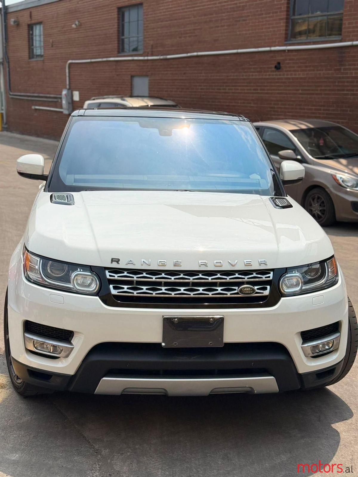 2016' Land Rover Range Rover Sport photo #3