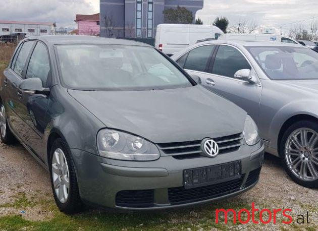 2004' Volkswagen Golf photo #1