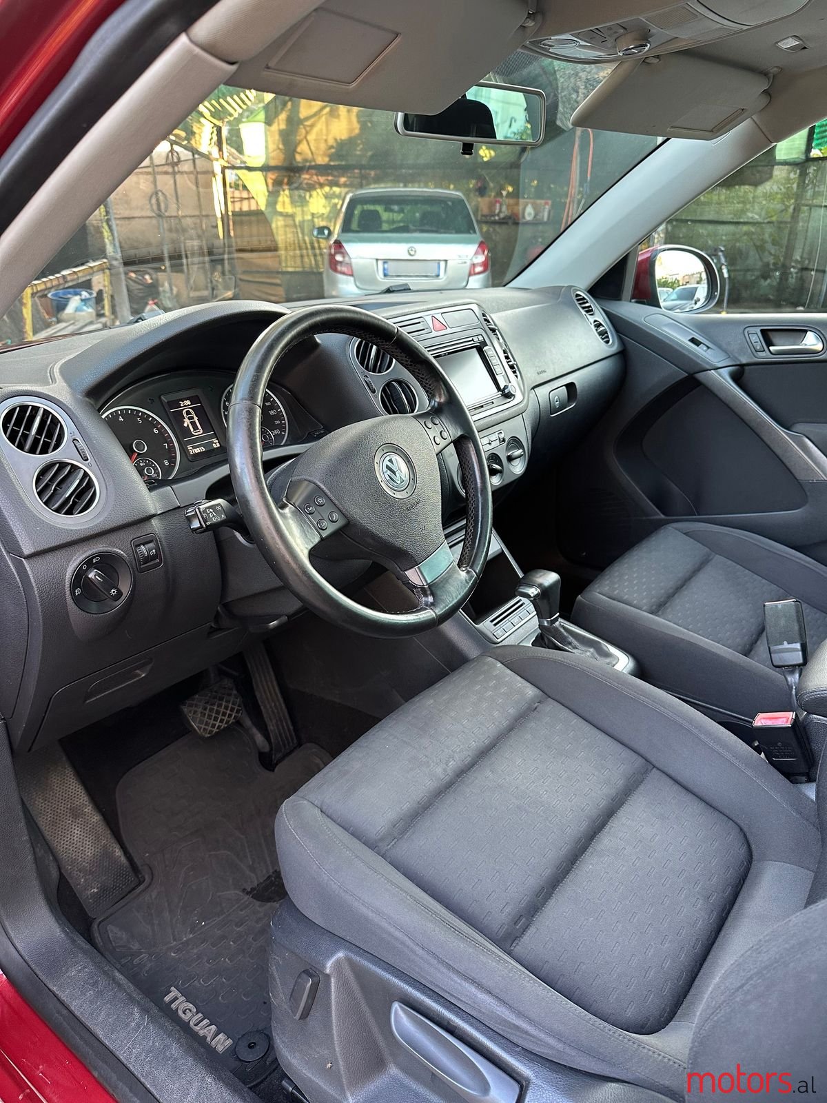 2010' Volkswagen Tiguan photo #6