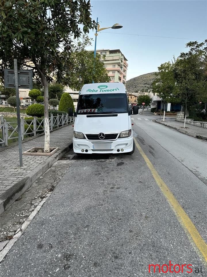 2001' Mercedes-Benz Sprinter photo #2