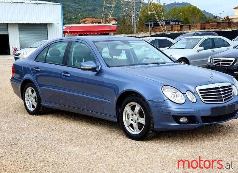 2007' Mercedes-Benz E 220 photo #1