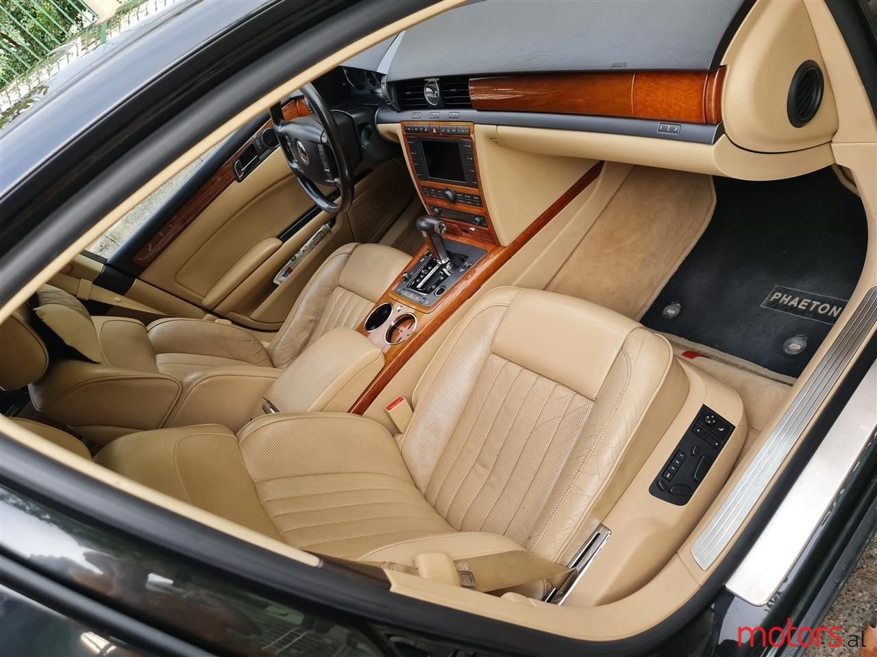 2005' Volkswagen Phaeton photo #5