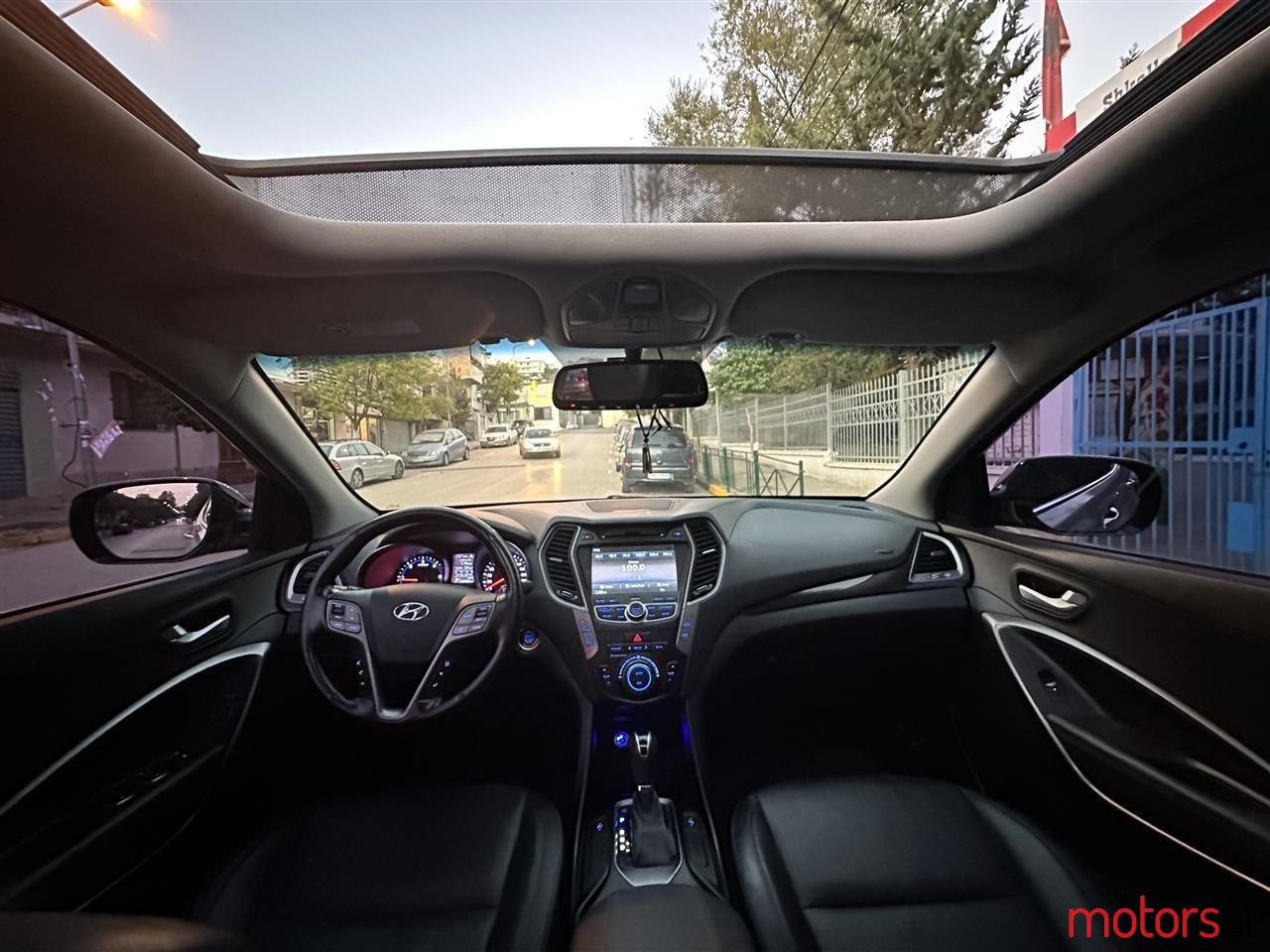 2013' Hyundai Santa Fe photo #3