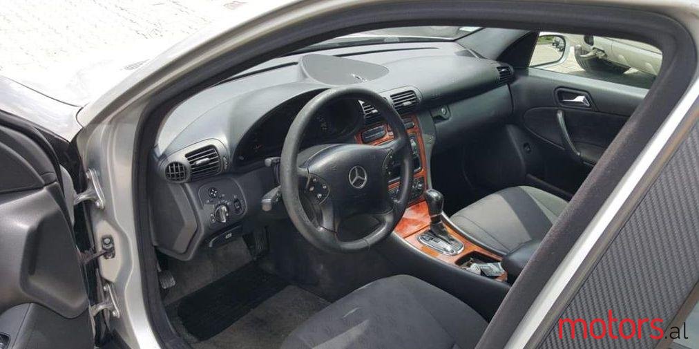 2002' Mercedes-Benz C 220 photo #2