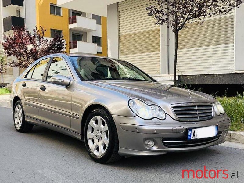 2005' Mercedes-Benz C 220 photo #1