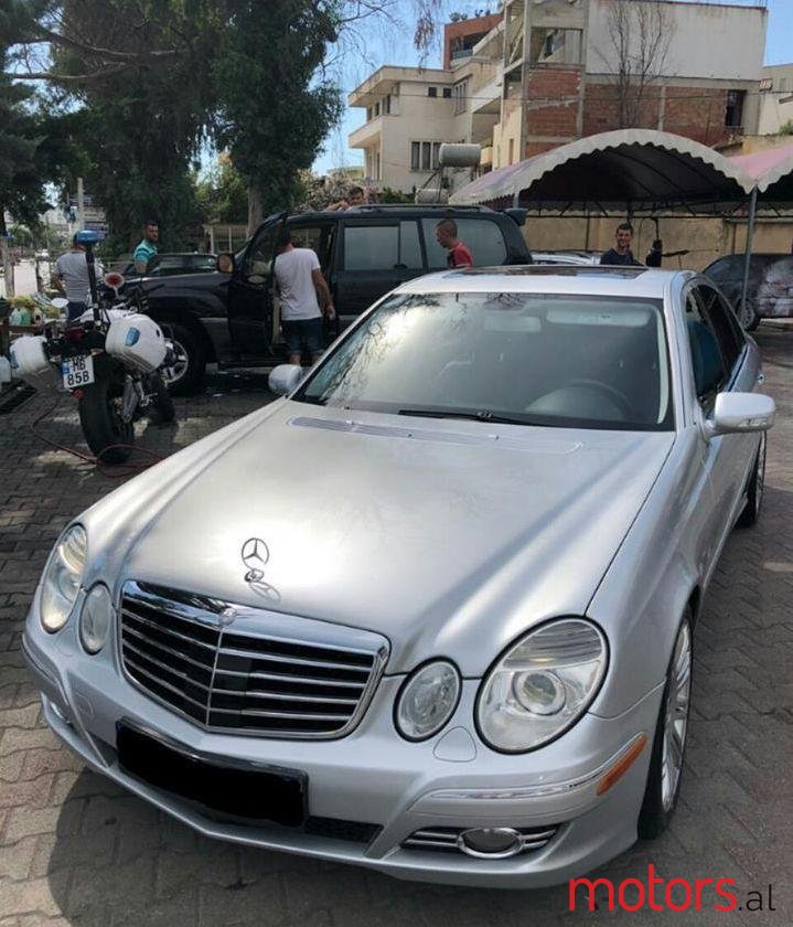 2008' Mercedes-Benz E 320 photo #1