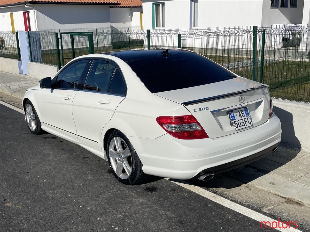 2009' Mercedes-Benz C 300 photo #1