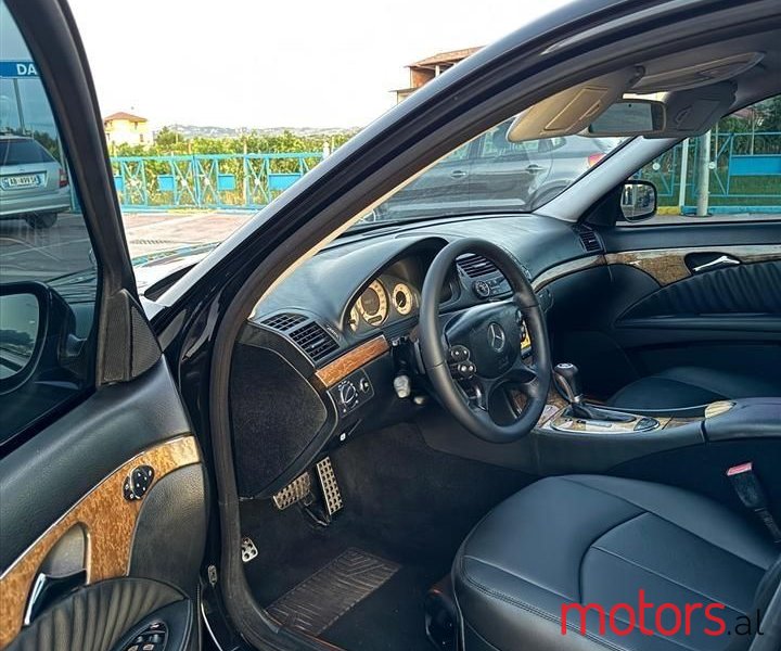 2008' Mercedes-Benz E 320 photo #4