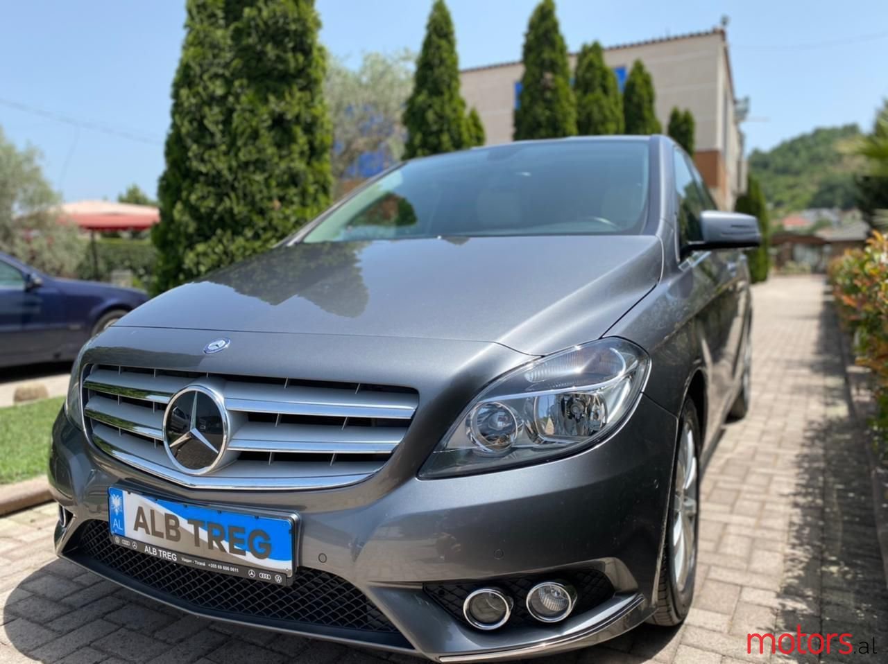 2013' Mercedes-Benz B 180 photo #1