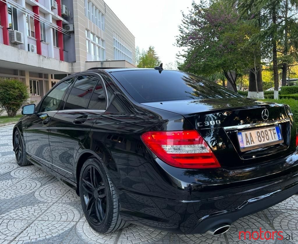 2012' Mercedes-Benz C 300 photo #6