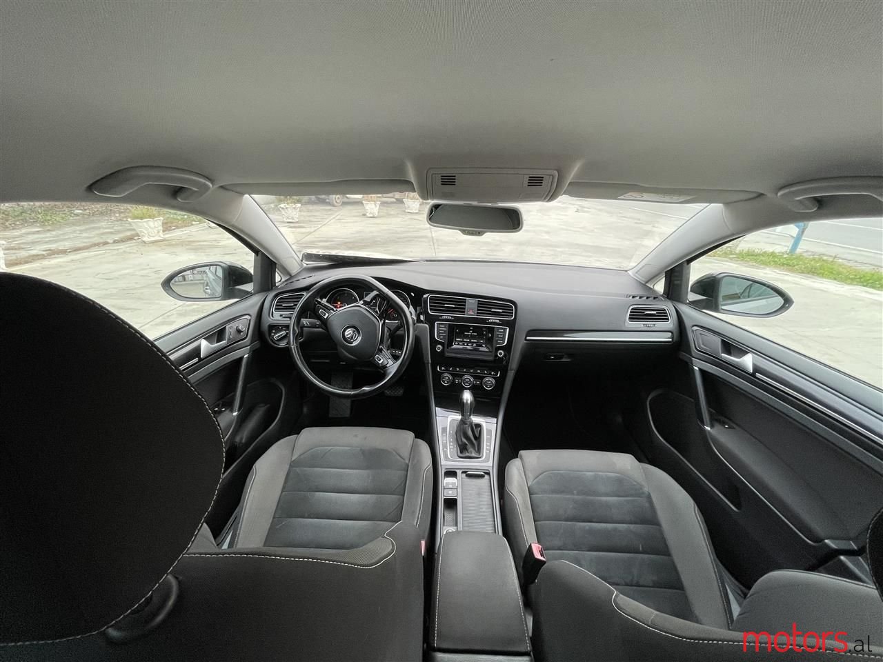 2016' Volkswagen Golf photo #4