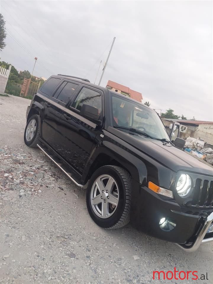 2010' Jeep Patriot photo #2