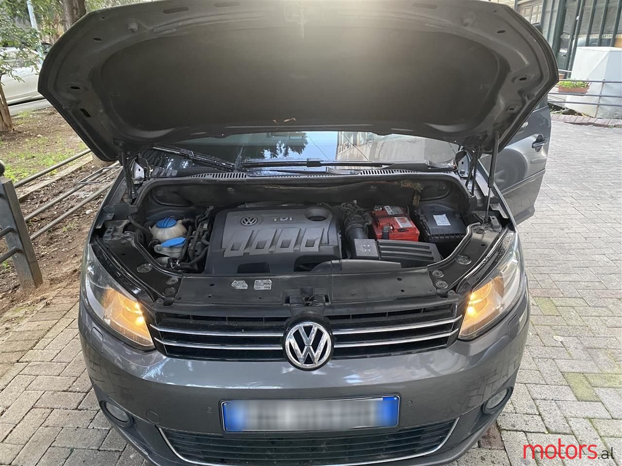 2013' Volkswagen Touran photo #5