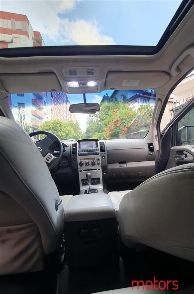 2010' Nissan Pathfinder photo #5