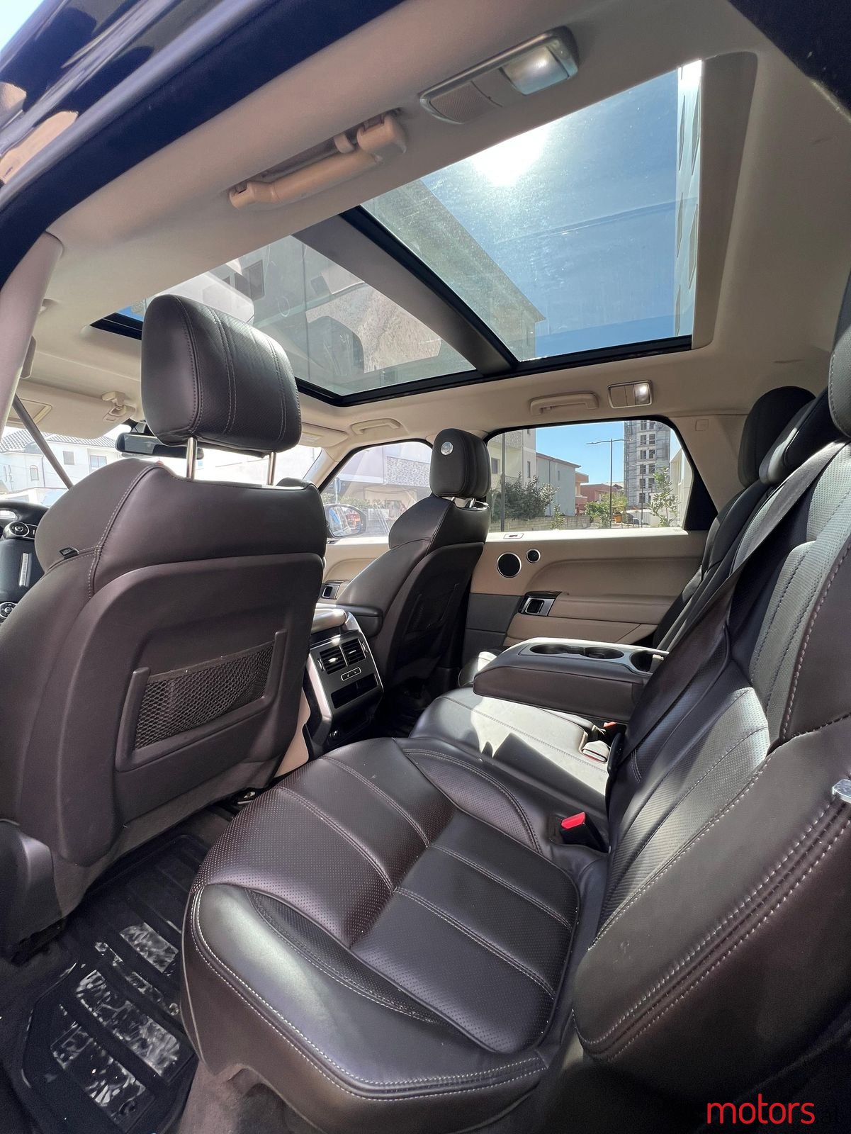 2016' Land Rover Range Rover Sport photo #3