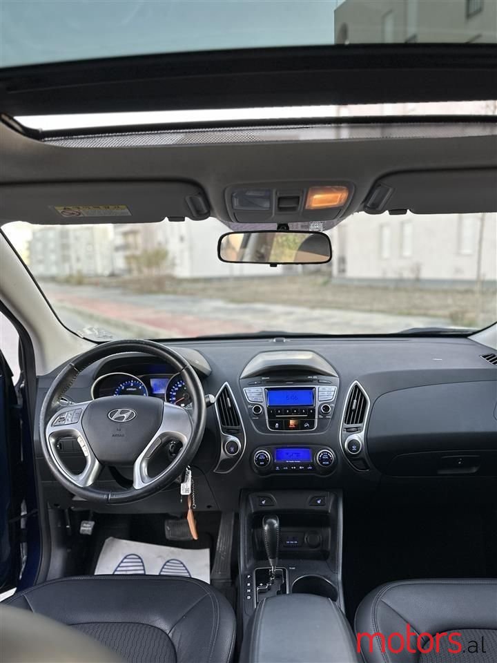 2010' Hyundai Tucson photo #5