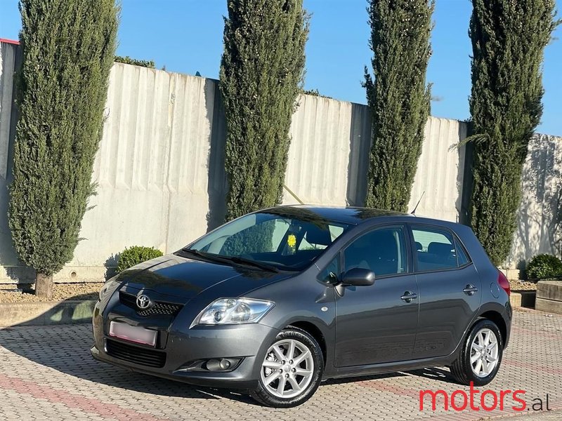 2008' Toyota Auris photo #1