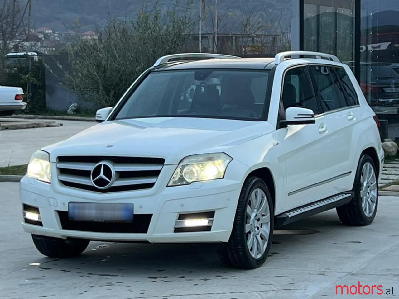 2010' Mercedes-Benz GLK 220 photo #1