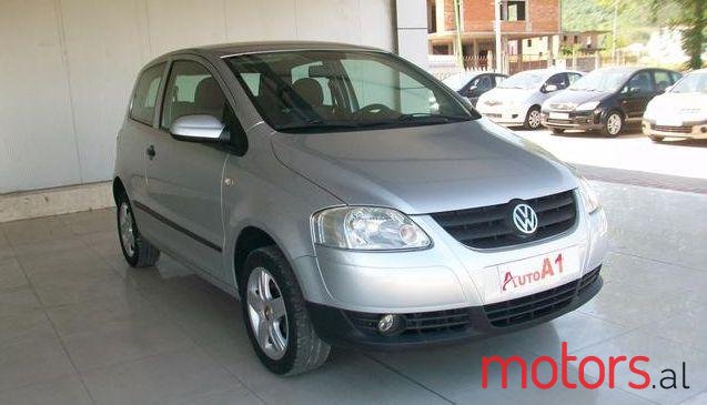2006' Volkswagen Fox photo #1