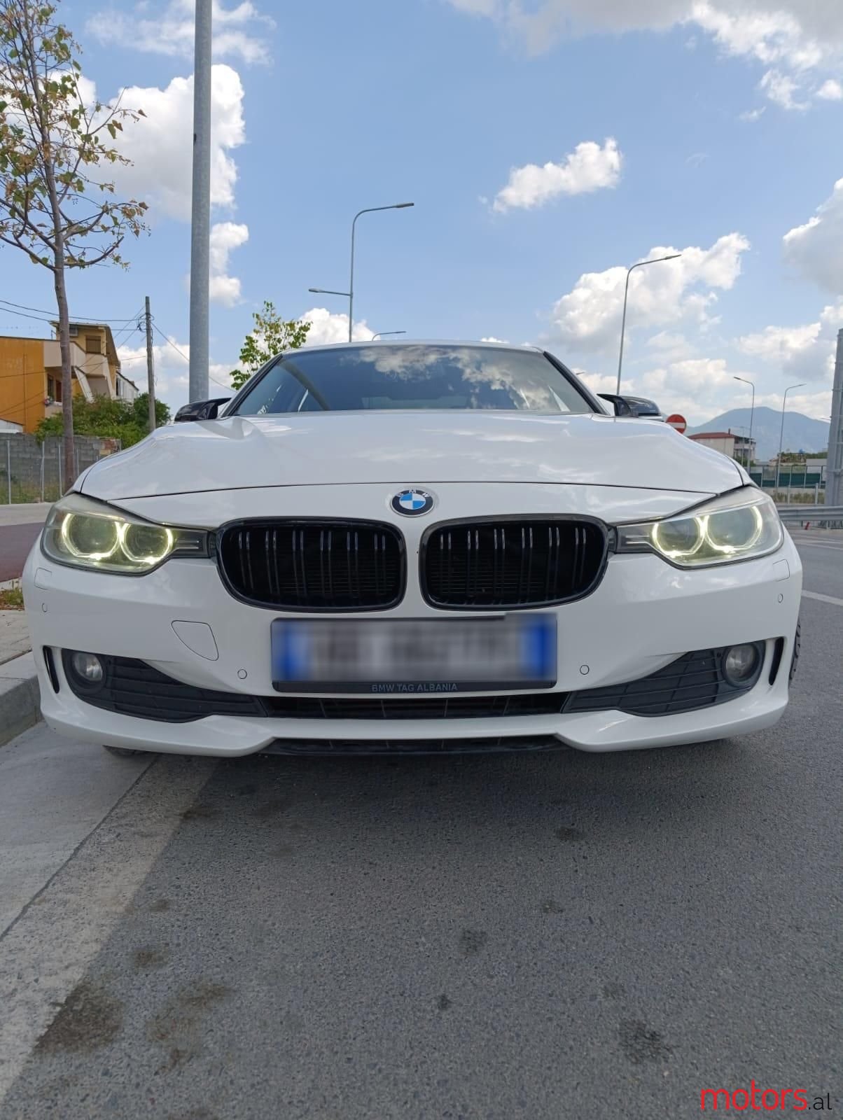 2013' BMW 320 photo #6