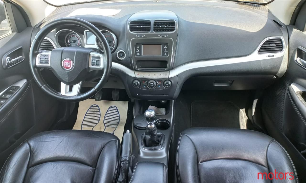 2012' Fiat Freemont photo #6