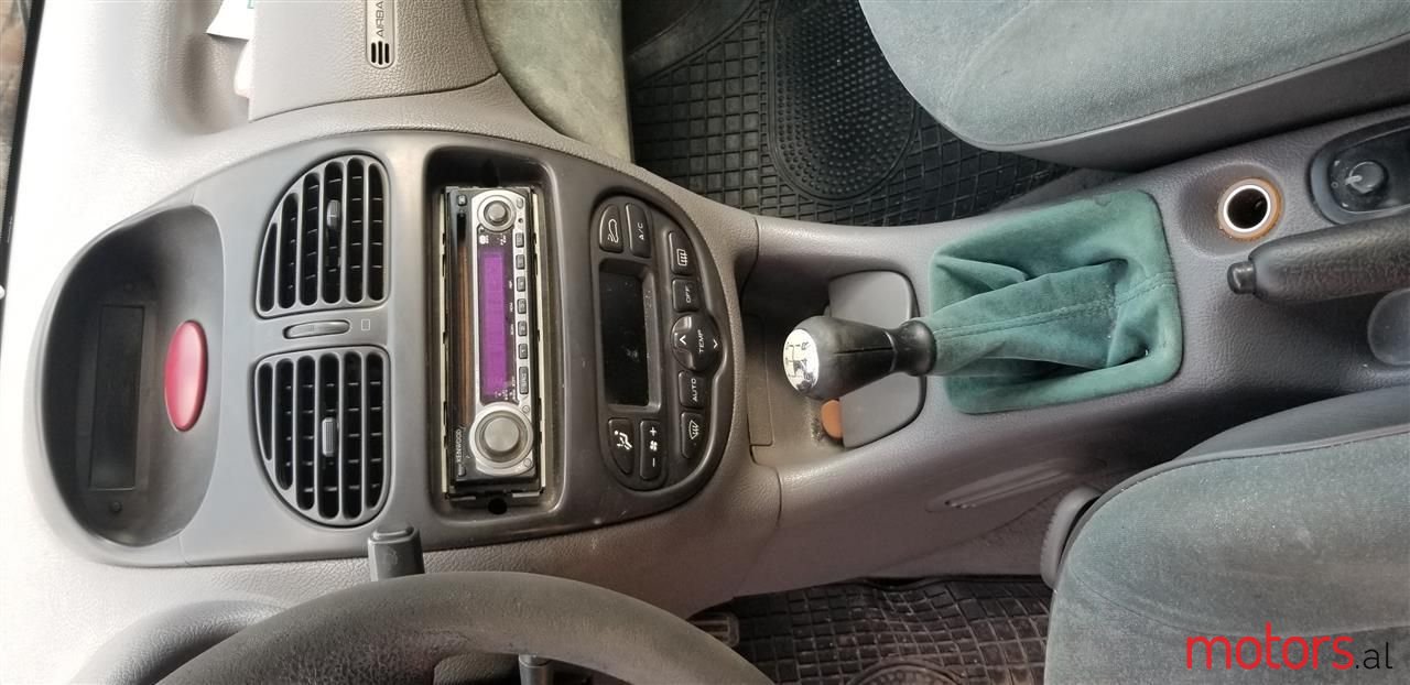 2001' Peugeot 206 photo #2