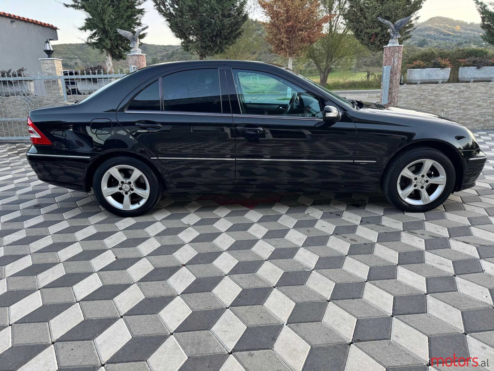 2008' Mercedes-Benz C 200 photo #3
