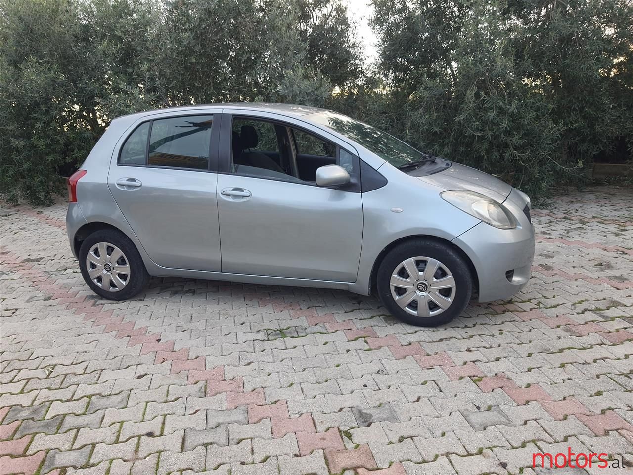 2007' Toyota Yaris photo #2