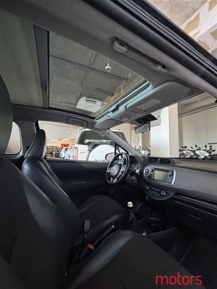 2012' Toyota Yaris photo #1