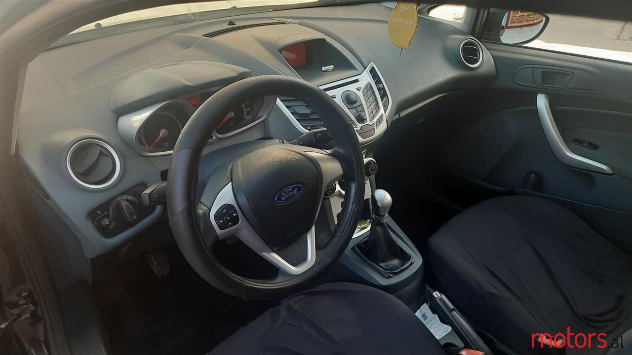 2011' Ford Fiesta photo #5