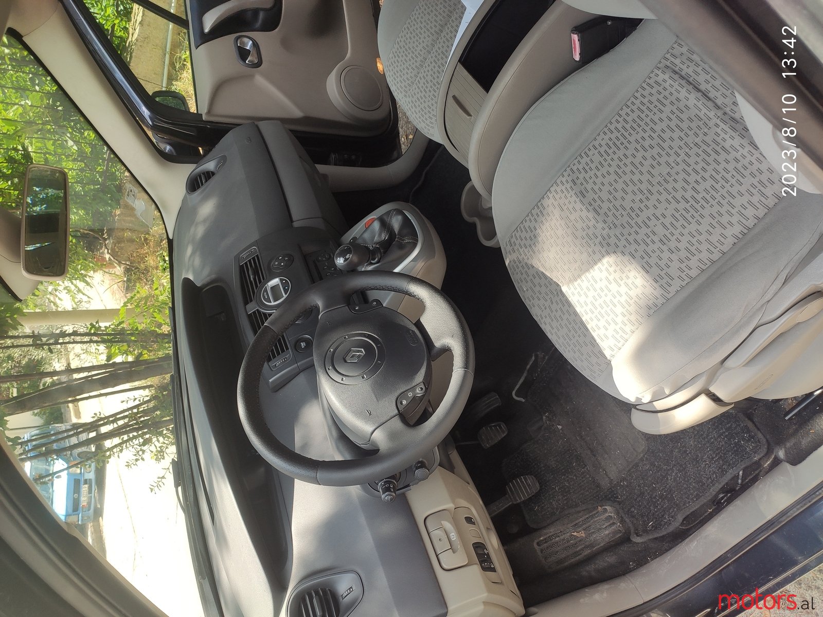 2006' Renault Scenic photo #2